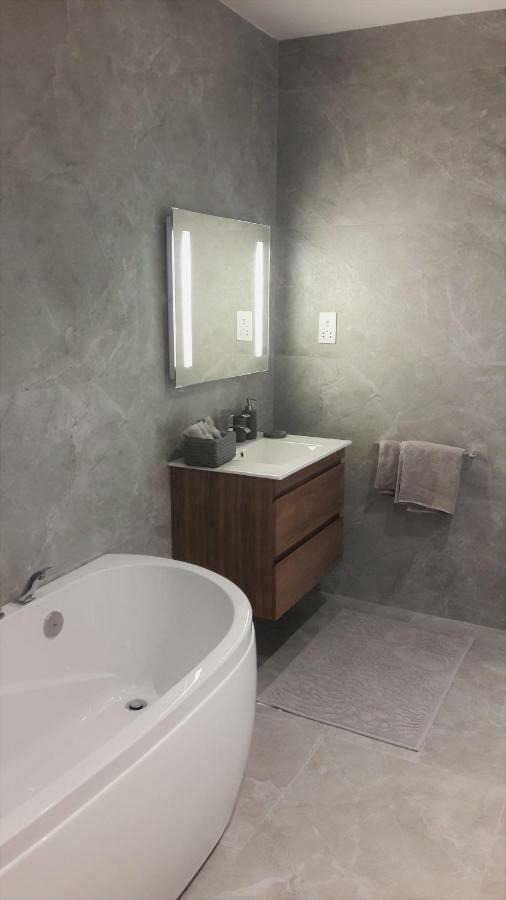 Duplex Maisonette With Heated P-Pool And Jacuzzi Saint Julian's Eksteriør billede