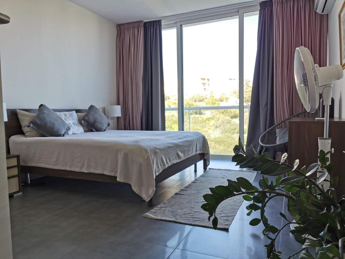 Duplex Maisonette With Heated P-Pool And Jacuzzi Saint Julian's Eksteriør billede